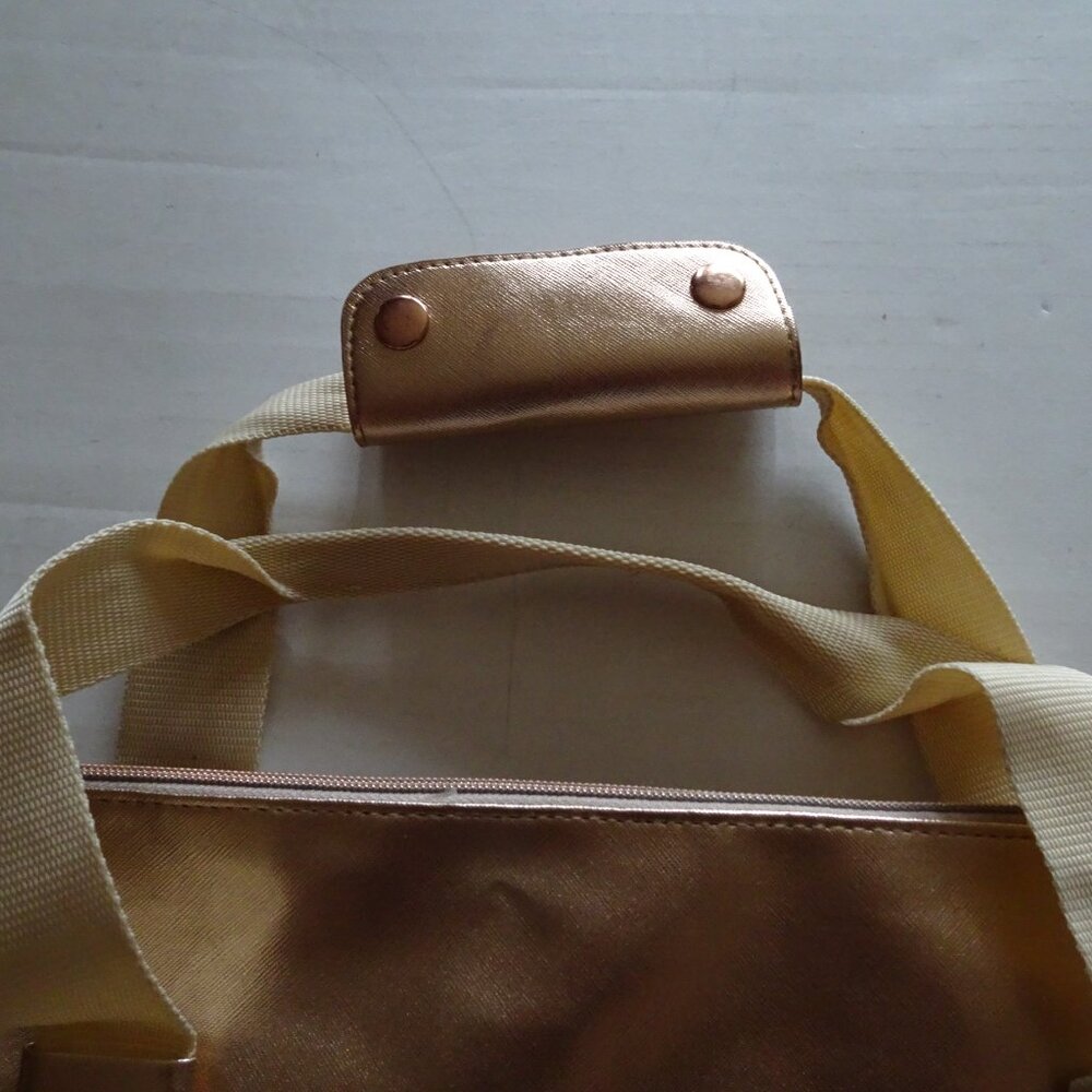 BAG - JENNIFER LOPEZ (JLO) Bag/Duffle - Large Weekend Overnight Travel Bag - Picture 3 of 8